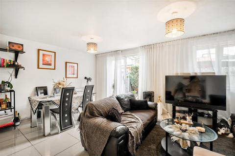 35 Abbey Road, London, E15 3JZ