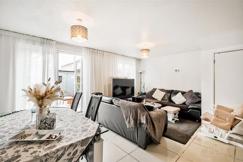 35 Abbey Road, London, E15 3JZ