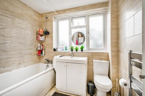 35 Abbey Road, London, E15 3JZ
