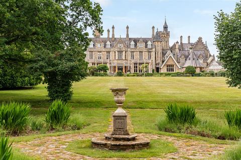 undefined, Gilston Park, Gilston