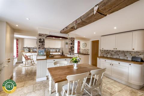 4 bedroom detached house for sale, Doncaster Road, Barnburgh, Doncaster