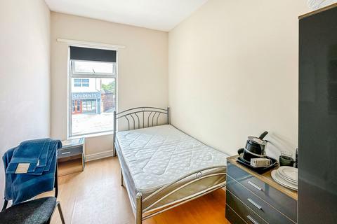 undefined, Beverley Road, Hull HU6