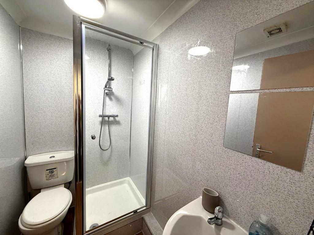 Bathroom beau.JPG