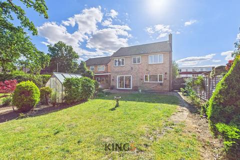 4 bedroom detached house for sale, Blunesfield, Potters Bar EN6