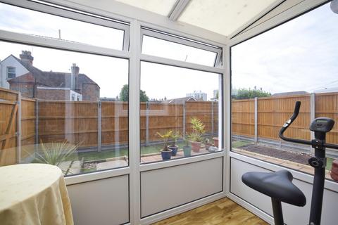 2 bedroom flat for sale, Victoria Road, Ramsgate, CT11