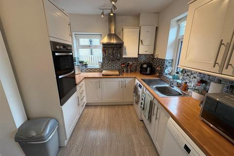 3 Fieldway, Clayton, Bradford, BD14 6RP