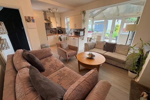 3 Fieldway, Clayton, Bradford, BD14 6RP
