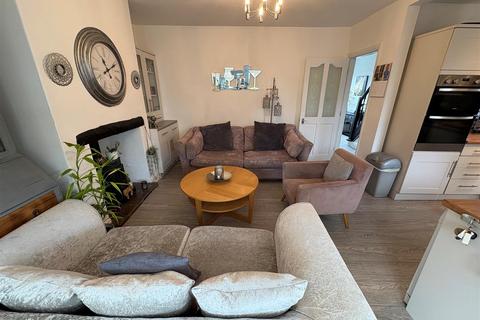 3 Fieldway, Clayton, Bradford, BD14 6RP