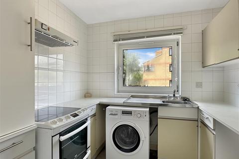 17 Beaulands Close, Cambridge, CB4 1JA