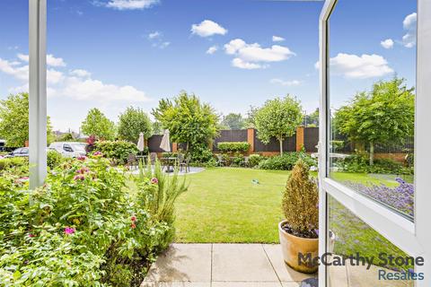 1 bedroom apartment for sale, Benedict Court, Western Avenue, Newbury, Berkshire, RG14 1AR