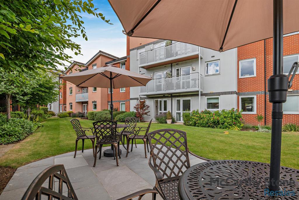 8657660-exterior05-800.jpg