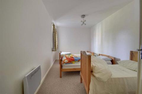 2 bedroom flat to rent, Priory Fields, Hertfordshire WD17