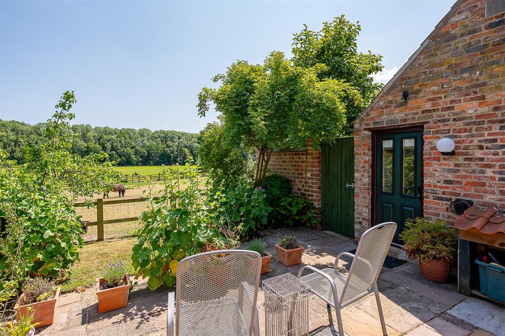 Cottage Patio
