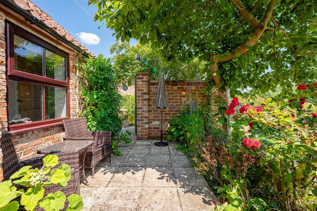 Cottage patio