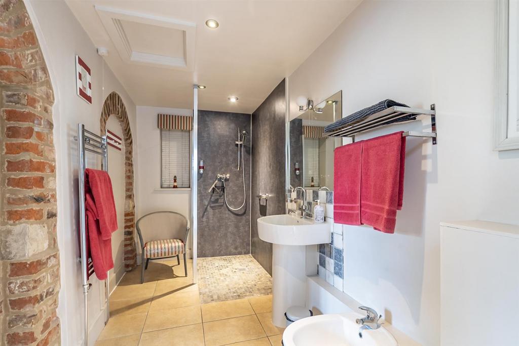 Cottage Shower Room