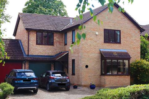 4 bedroom link detached house for sale, 4 Bedroom Detached (link) – Teddington – No Onward Chain