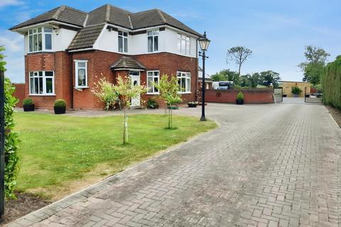4 bedroom detached house for sale, Station Road, Walkeringham, Doncaster