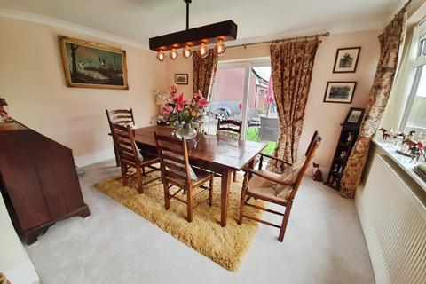 4 bedroom detached house for sale, Station Road, Walkeringham, Doncaster