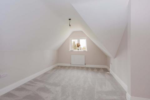 2 Cobblers Close, Farnham Royal, Slough, SL2 3DT