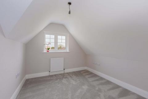 2 Cobblers Close, Farnham Royal, Slough, SL2 3DT