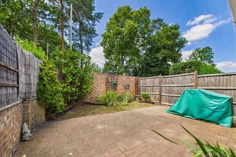 1 Dene Close, Bordon, GU35 0DA