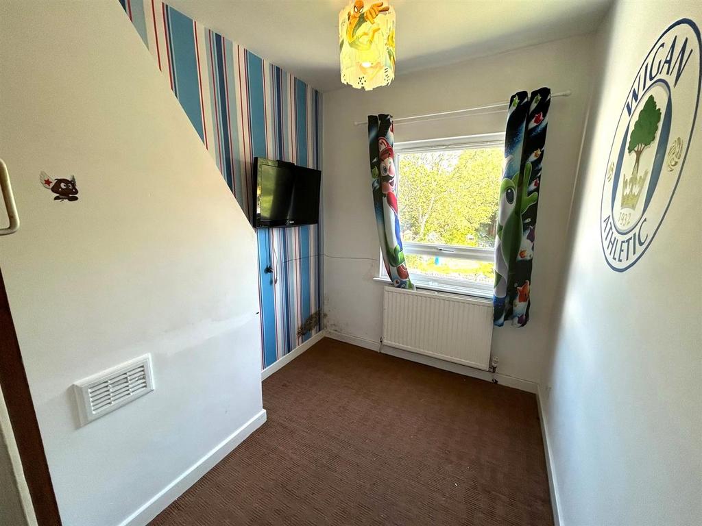 Bedroom 1.jpg