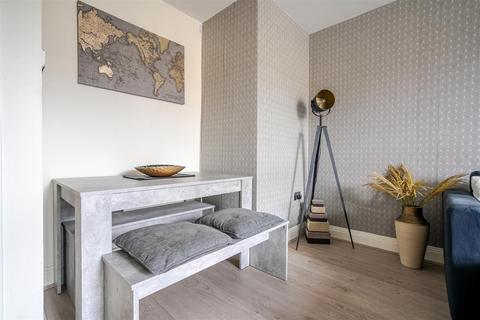 2 bedroom apartment for sale, Greenwich Court, Windsor