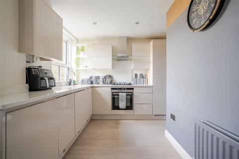 2 bedroom apartment for sale, Greenwich Court, Windsor