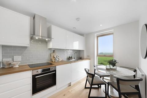 3 bedroom flat for sale, Leaside Road, London