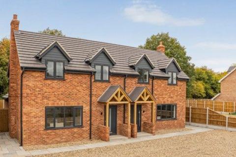 3 bedroom semi-detached house for sale, The Street, takeley CM22