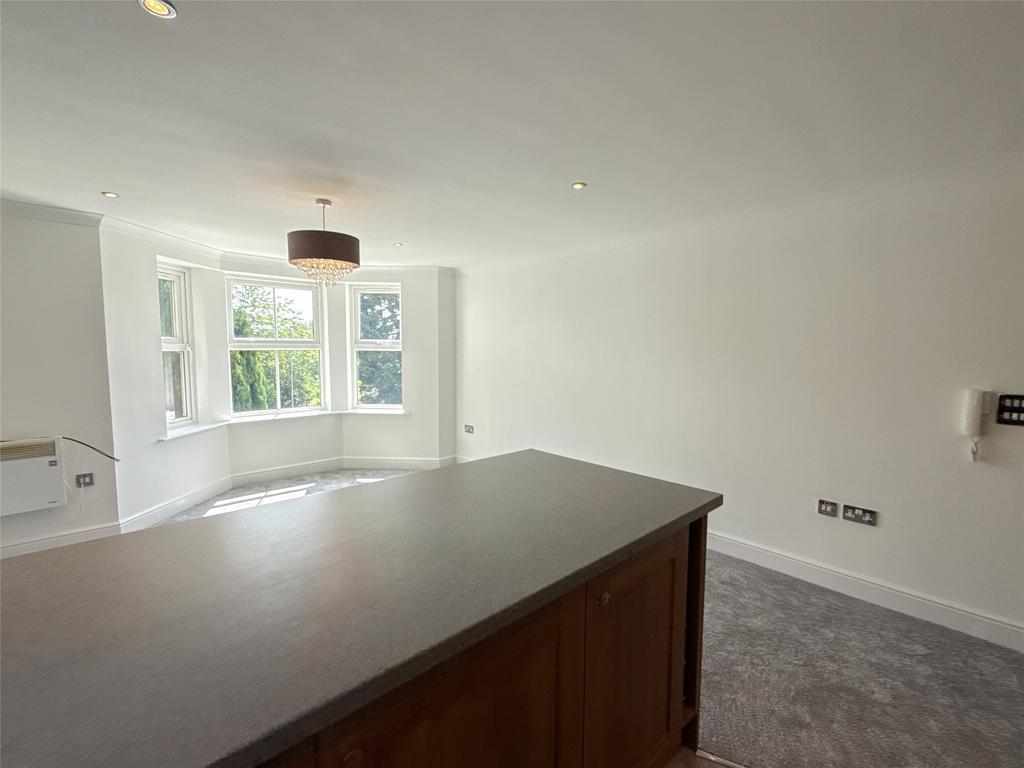 Lounge/Kitchen