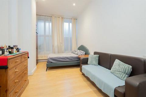 Studio for sale, Hyde Park Gate, London SW7