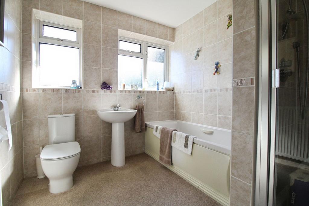 Family Bathroom with Shower