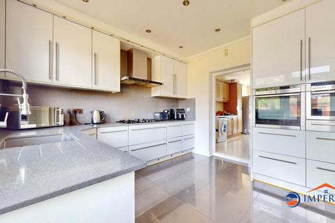 5 bedroom semi-detached house for sale, Burnsway, Hounslow