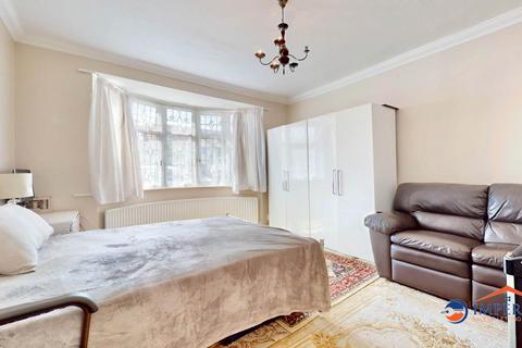 5 bedroom semi-detached house for sale, Burnsway, Hounslow