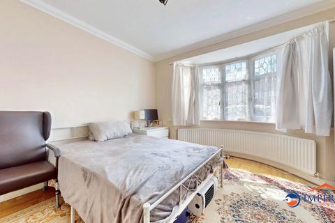5 bedroom semi-detached house for sale, Burnsway, Hounslow