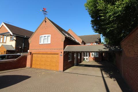 5 bedroom detached house for sale, Leicester Road, Lutterworth LE17