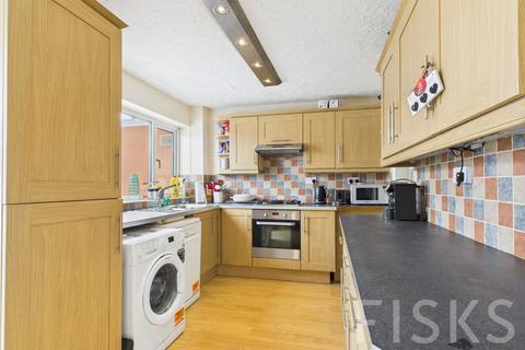 4 bedroom semi-detached house for sale, Meadway, Benfleet, SS7