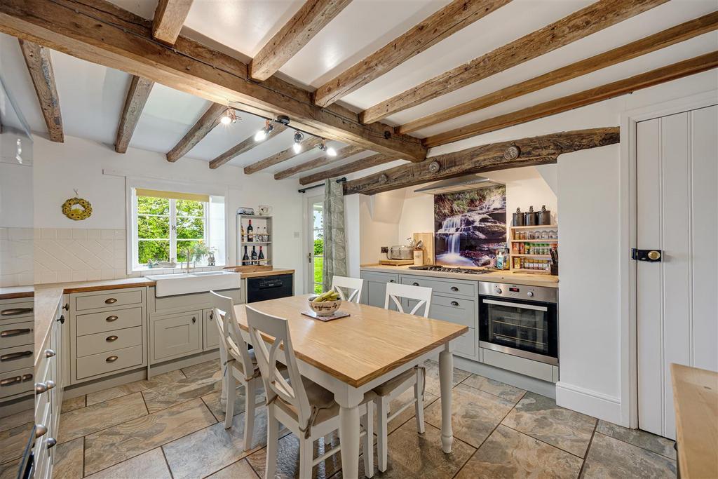 Kithcen/breakfast room