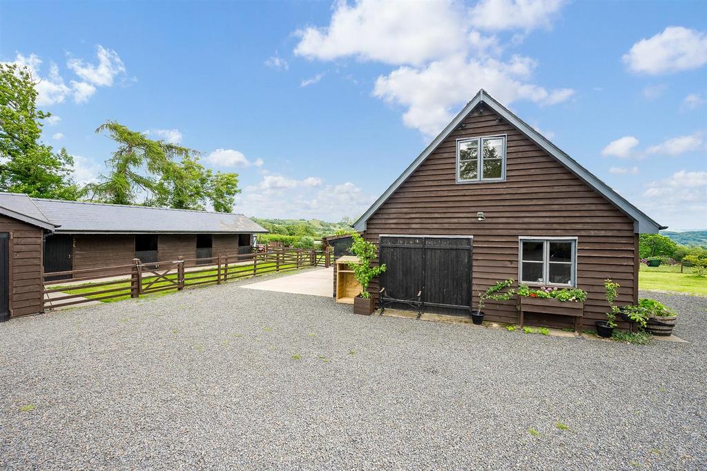 Annexe &amp; stables
