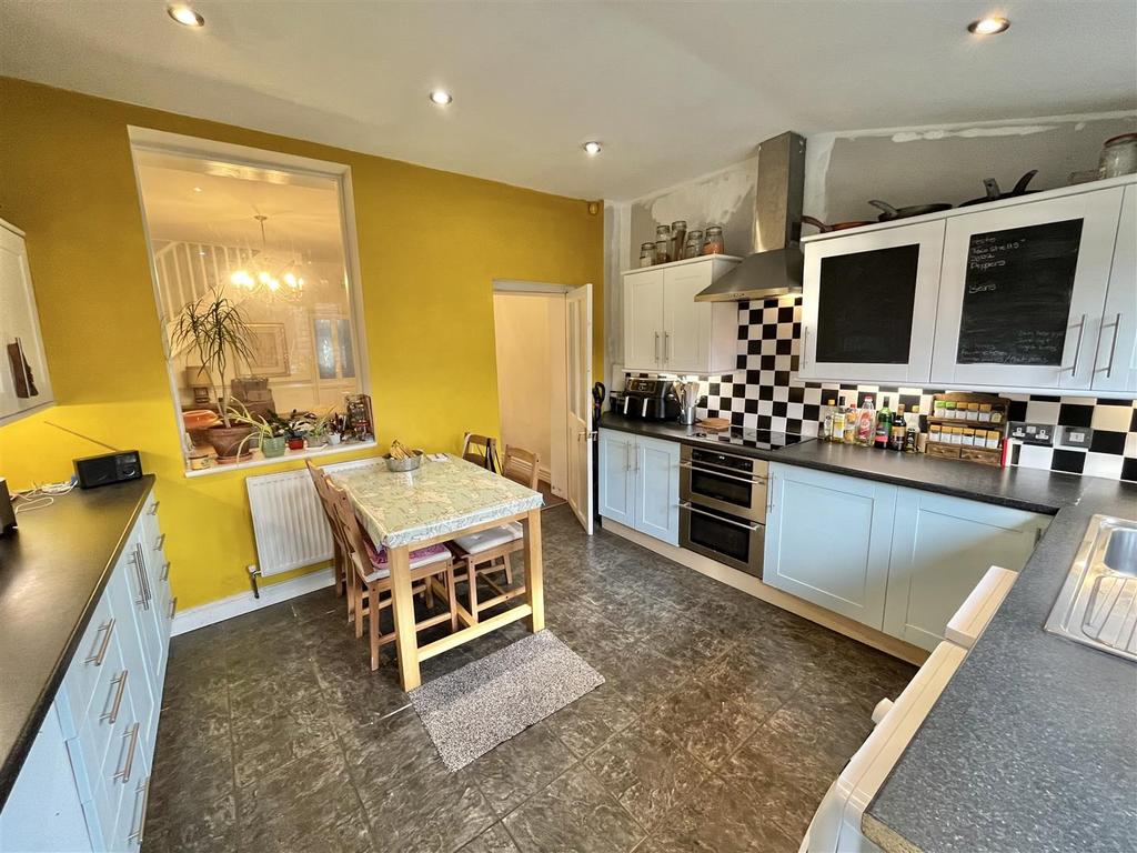 Breakfast Kitchen