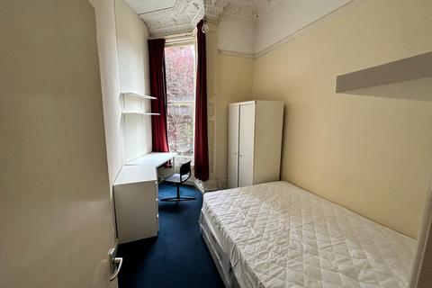 4 bedroom ground floor flat to rent, Warwick Road, Bristol BS6