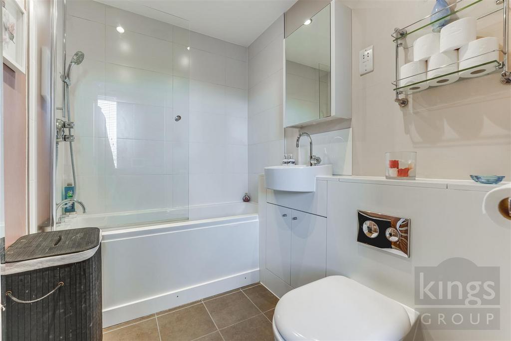 Family Bathroom.jpg
