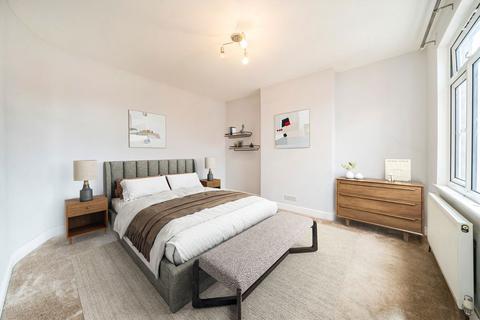 3 bedroom flat for sale, Myddleton Road, London N22