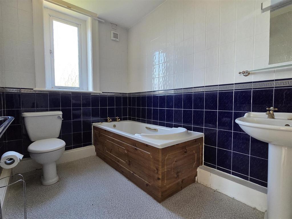 En suite bathroom/wc