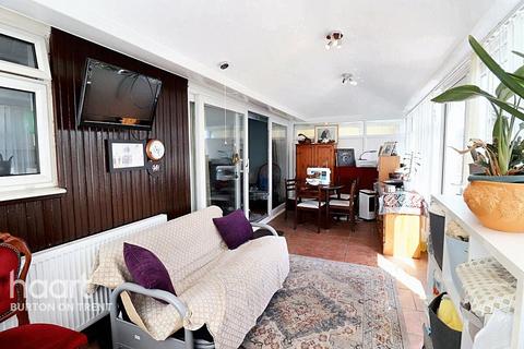 51 Henhurst Ridge, Burton-on-trent, DE13 9TH