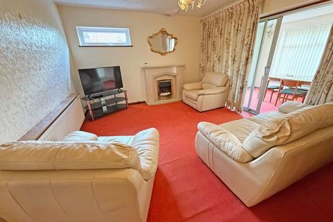 2 bedroom detached bungalow for sale, Alcester Road, Hollywood, B47 5HQ
