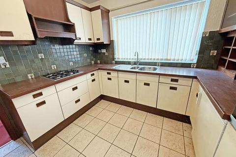 2 bedroom detached bungalow for sale, Alcester Road, Hollywood, B47 5HQ