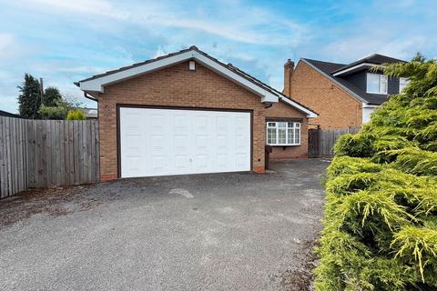2 bedroom detached bungalow for sale, Alcester Road, Hollywood, B47 5HQ