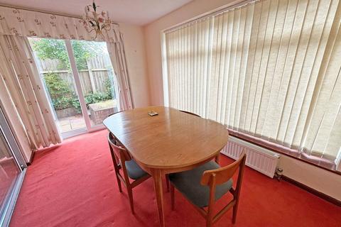 2 bedroom detached bungalow for sale, Alcester Road, Hollywood, B47 5HQ